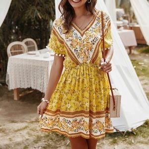 Beautiful spring/summer yellow dress light printed material - Size XS